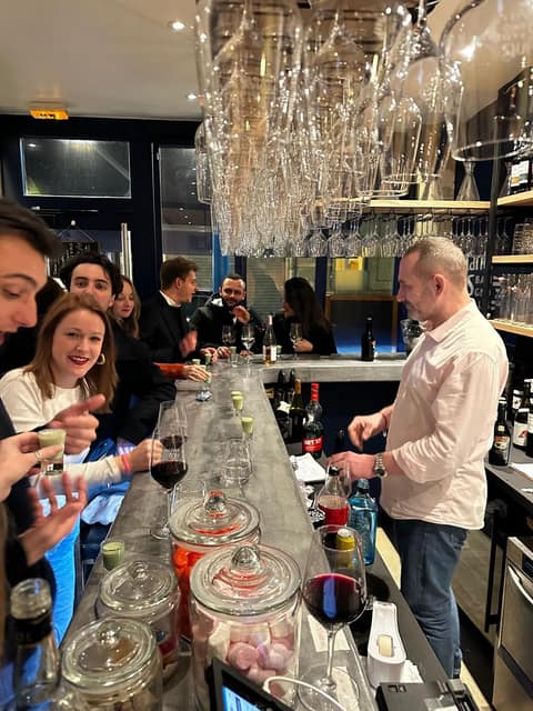 Dégustation vins rouges Instants Vins Batignolles Paris 17